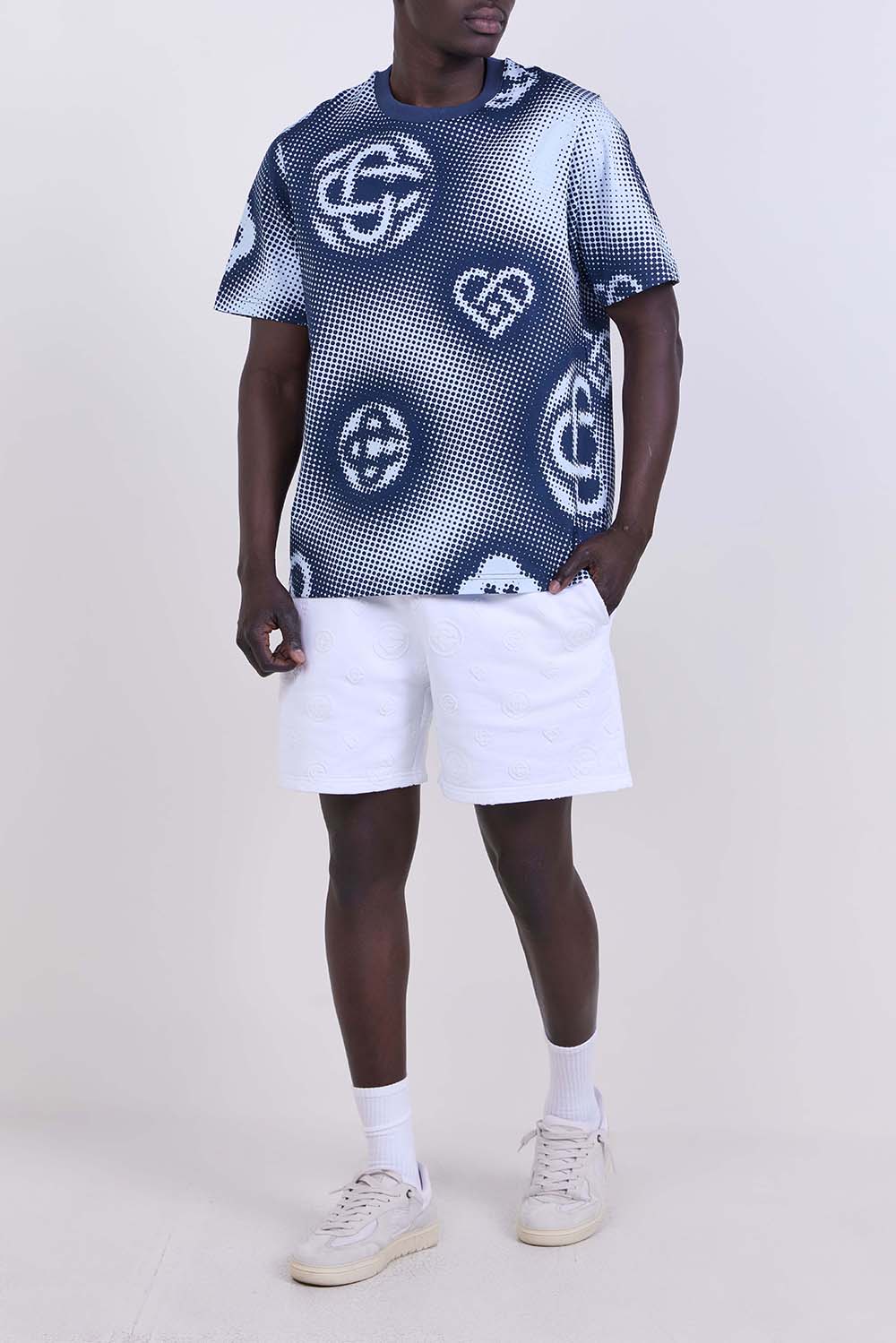 חולצת טי בגזרת סלים